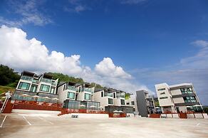 The Marine Pool Villa