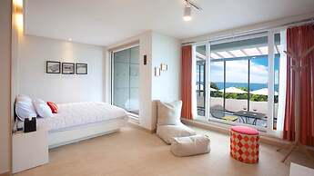 The Marine Pool Villa