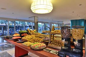 The Grass Serviced Suites by At Mind