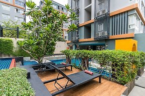 The Grass Serviced Suites by At Mind