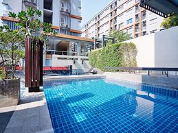 The Grass Serviced Suites by At Mind