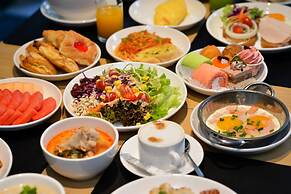 The Grass Serviced Suites by At Mind