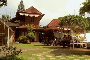 Bantal Guling Villa Bandung