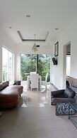 Bantal Guling Villa Bandung