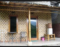 Bantal Guling Villa Bandung