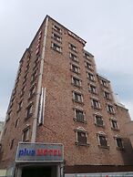 Plus Motel