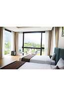 Diamond Bay Golf & Villas