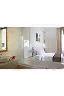 Diamond Bay Golf & Villas