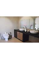 Diamond Bay Golf & Villas