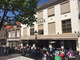 Rivers Hotel & Restaurant