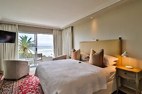 Hermanus Beachfront Lodge