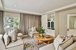 Hermanus Beachfront Lodge