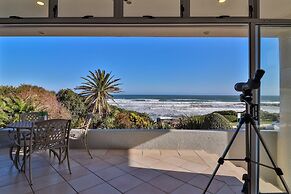 Hermanus Beachfront Lodge