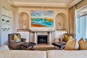 Hermanus Beachfront Lodge