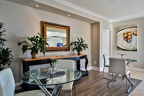 Hermanus Beachfront Lodge