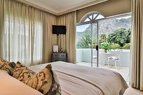 Hermanus Beachfront Lodge