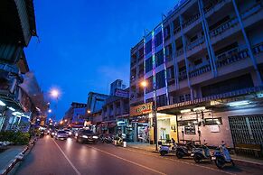 The Port Hostel By Suwatchai