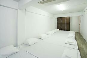 The Port Hostel By Suwatchai