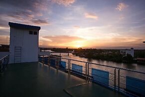 The Port Hostel By Suwatchai