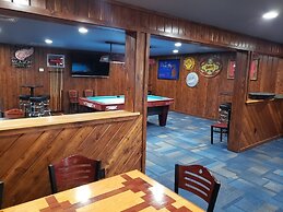 Sunset Motel at Armand's Gardens