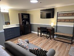 Sunset Motel at Armand's Gardens