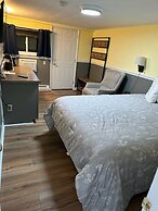 Sunset Motel at Armand's Gardens