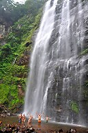 Cachoeira dos Borges Cabanas e Parque