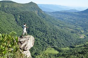 Cachoeira dos Borges Cabanas e Parque