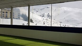 Todosierranevada Zona Baja Junto a los Telecabinas