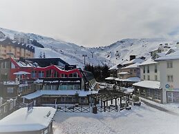 Todosierranevada Zona Baja Junto a los Telecabinas