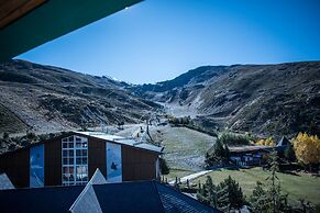 Todosierranevada Zona Baja Junto a los Telecabinas