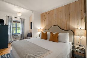 Inn at Silver Maple Farm