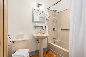 Inn at Silver Maple Farm