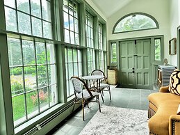 Inn at Silver Maple Farm