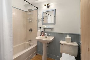 Inn at Silver Maple Farm