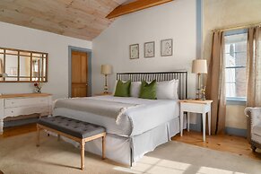 Inn at Silver Maple Farm