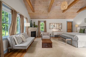 Inn at Silver Maple Farm