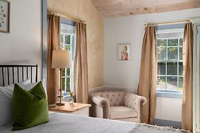 Inn at Silver Maple Farm