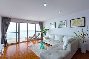 Baan TiewKlurn Beachfront Condomium