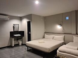 The 8 Factory Hotel Phitsanulok