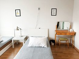 Flat B Hostel - Hostel