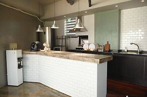 Flat B Hostel - Hostel