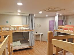 Flat B Hostel - Hostel