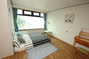 Flat B Hostel - Hostel