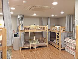 Flat B Hostel - Hostel