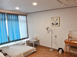 Flat B Hostel - Hostel