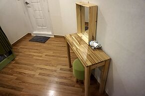 Flat B Hostel - Hostel