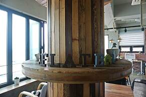 Flat B Hostel - Hostel