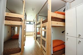Flat B Hostel - Hostel