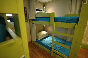 Flat B Hostel - Hostel